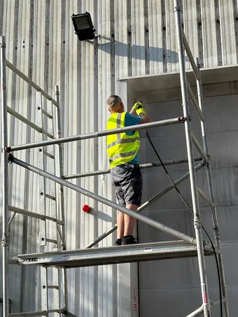 Industrial Jet Washing & Surface Cleaning